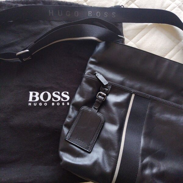 HUGO BOSS ヒューゴボス レザーショルダーバッグ 上位モデル ロゴショルダーストラップ