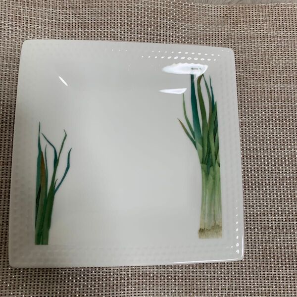 新品未使用品ノリタケ角皿 正方形 ネギの絵柄 1枚
