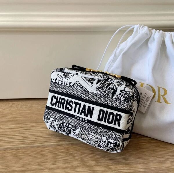 【新品】CHRISTIAN DIOR 会員ポイント限定特典ギフト ポーチ【Size:18.5x13.5x8cm】1点