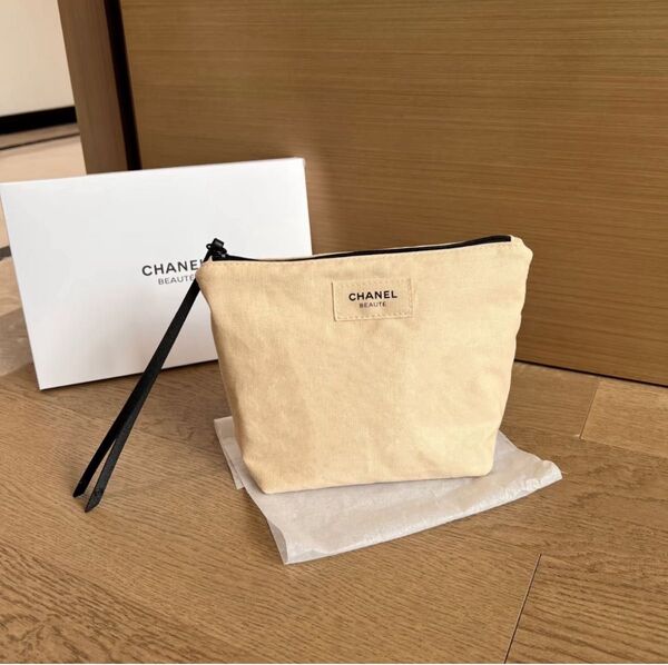 【新品】Chanel Beauty 会員ポイント交換限定特典ギフト マレーシア専売化粧ポーチ【Size:22x16x8cm】1点