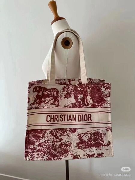 【新品】CHRISTIAN DIOR 2025年 限定 トートバッグ【 Size:42×38×13cm】red 1点