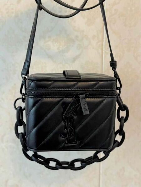 【新品】YSL 2025 会員ポイント交換限定特典ギフト ポーチ ショルダーバッグ【ブラックロゴ|15x12x11cm】1点