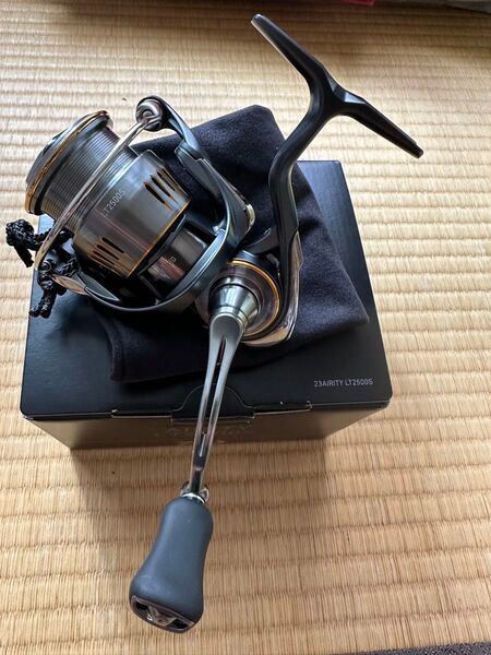 23エアリティー LT2500S ダイワ OH済み