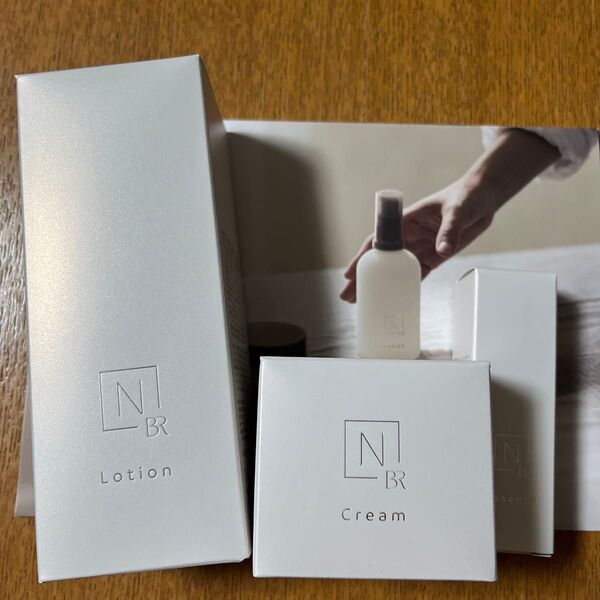 Nオーガニック ブライト ホワイトローション100ml、リッチクリーム45g、メラノリーチエッセンス10ml