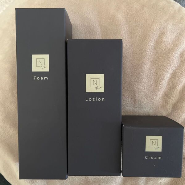 NオーガニックVieローション100ml、バリアクリーム47g、クリアホィップフォーム150ml