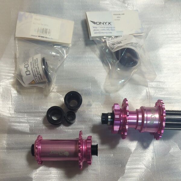 onyx racing vesper ハブ 前後 ピンク 110mm x 15mm 148mm x 12mm 32H 中古