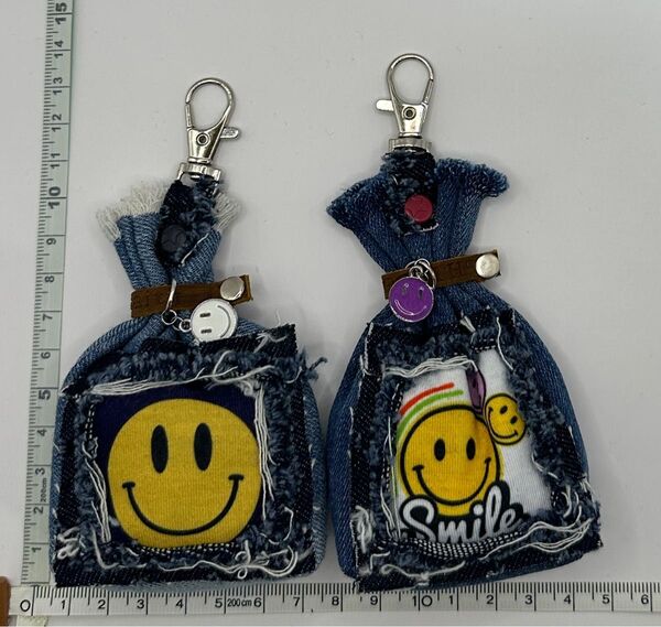デニムリメイク ハンドメイド チャーム ニコちゃん 巾着 キーホルダー 2点セット