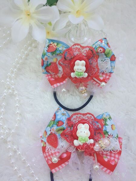 ヘアゴム いちご柄 ハンドメイド うさぎ チュールリボン 赤 キッズリボン