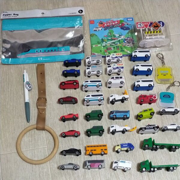 車 まとめ売り ミニカー つり革 標識 ジップロック キーホルダー 働く車 パトカー ダンプカーバス トラック ボールペン 電車
