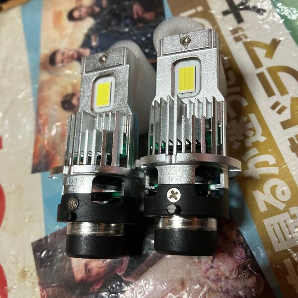 LED ヘッドライトバルブ D2R