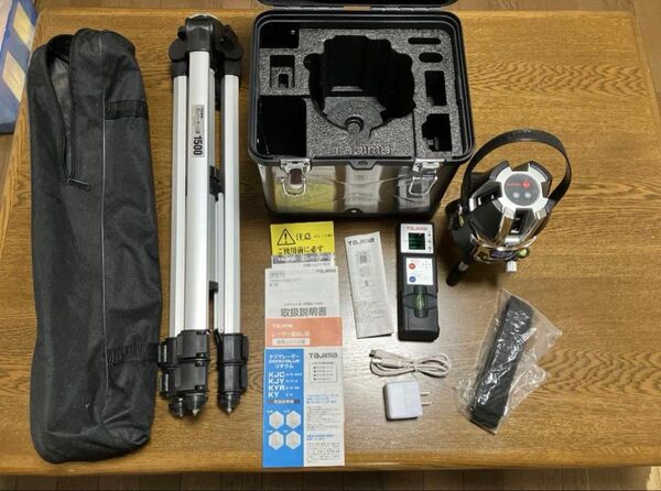 美品 タジマ レーザー墨出し器 ZERO BLUE リチウム-KJC 受光器 三脚