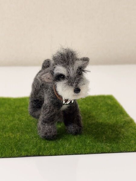羊毛フェルト ミニチュアシュナウザー ハンドメイド