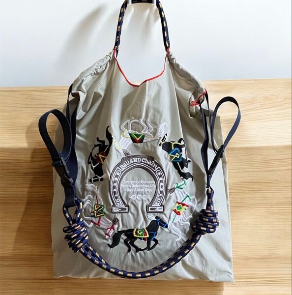 ネイビーストラップ付き 馬柄 馬蹄 刺繍 トートバッグ エコバッグ 肩掛けバッグ ライトグレー Msize