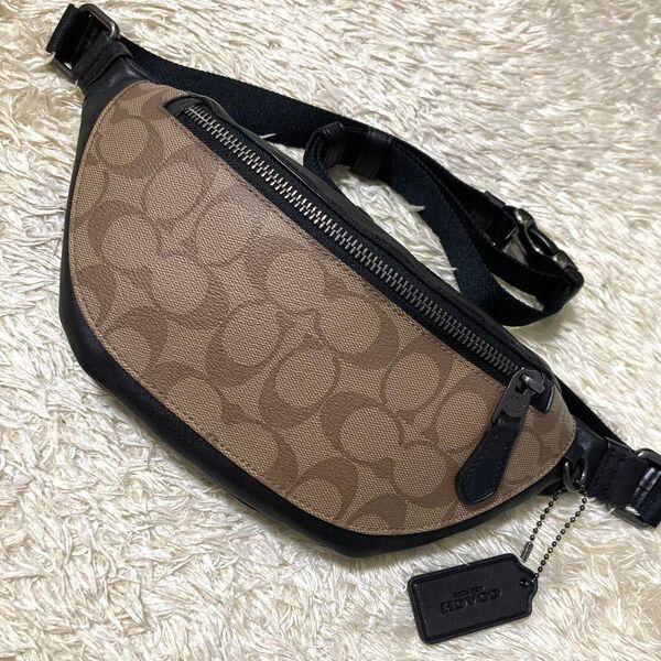 【極美品】COACH コーチ ボディバッグ ショルダーバッグ レザー PVC 男女兼用 ベージュ 斜めがけ シグネチャー