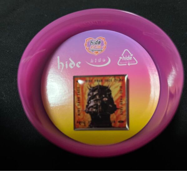 hide ピンバッジ HIDE YOUR FACE