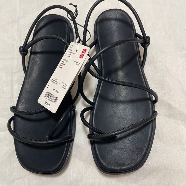 ユニクロ コンフィールタッチ ストラップ フラットサンダル 黒 〜25.0cm 新品 24.5〜25.0