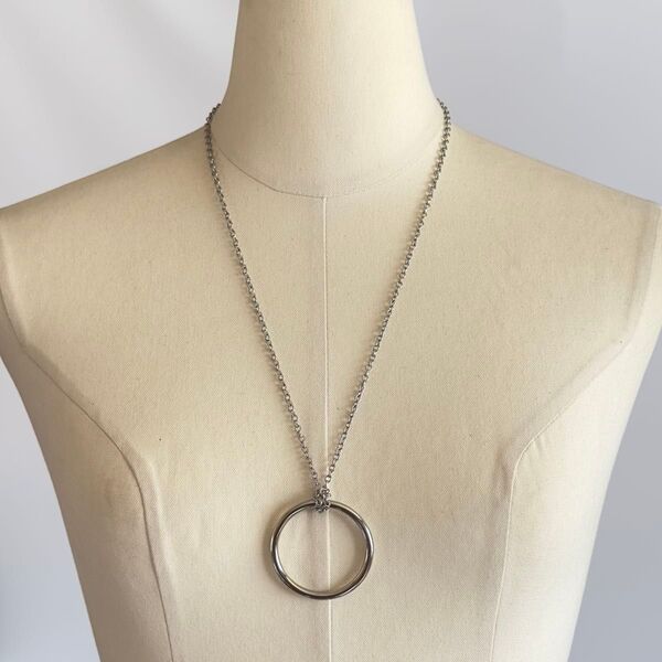 輪っか モチーフ ネックレス 銀色 チェーン ペンダント シルバーカラー ネックレス アクセサリー