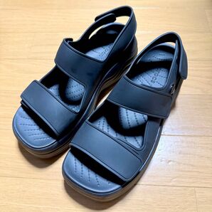 クロックス crocs| 厚底 サンダル