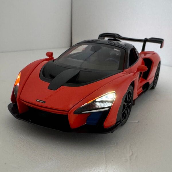 マクラーレン McLaren Senna ミニカー ダイキャスト 1/24 オレンジ