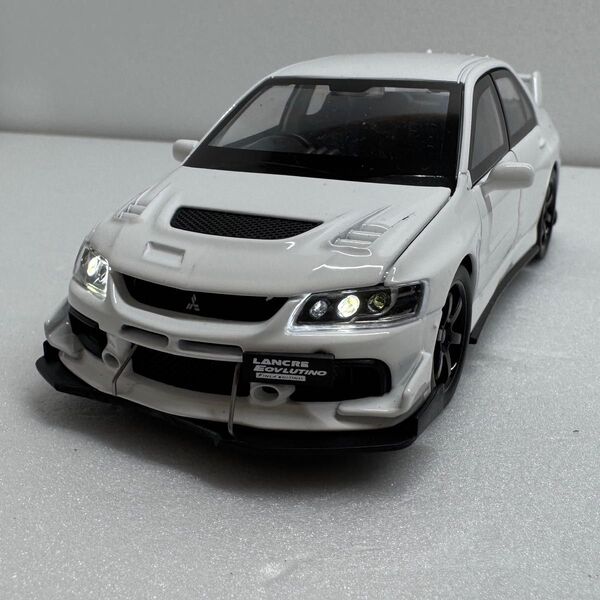 三菱 ランサーエボリューション ダイキャスト ミニカー 1/32