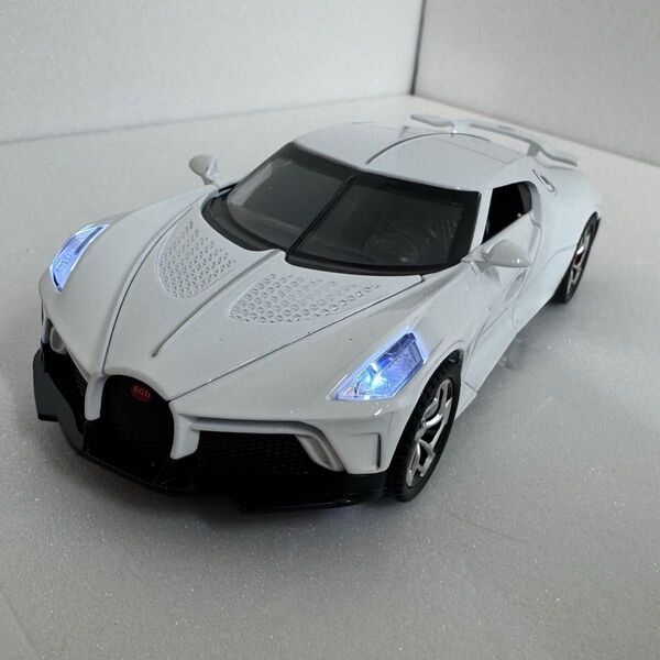 ブガッティ 1/32 ラ・ヴォワチュール・ノワール ミニカー ダイキャスト