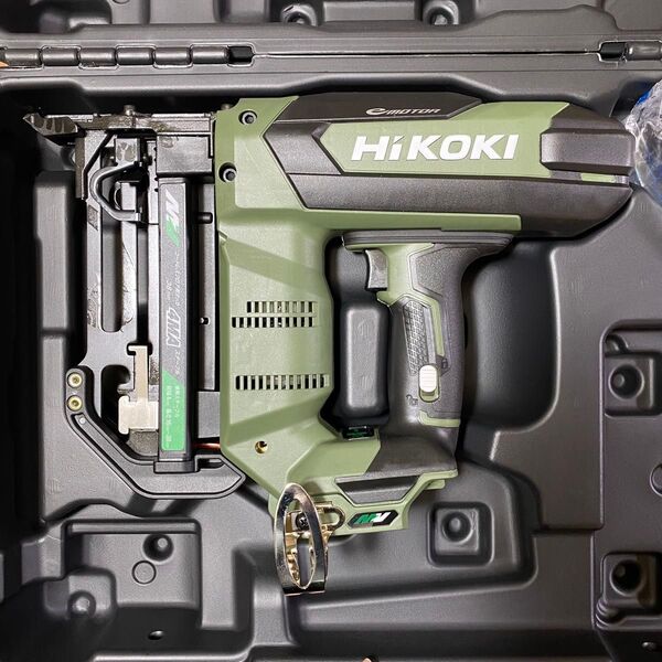HiKOKI 36Vコードレスフロアタッカ N3604DM (NNKG) 特別限定色 フォレストグリーン 本体のみ・ケース付き