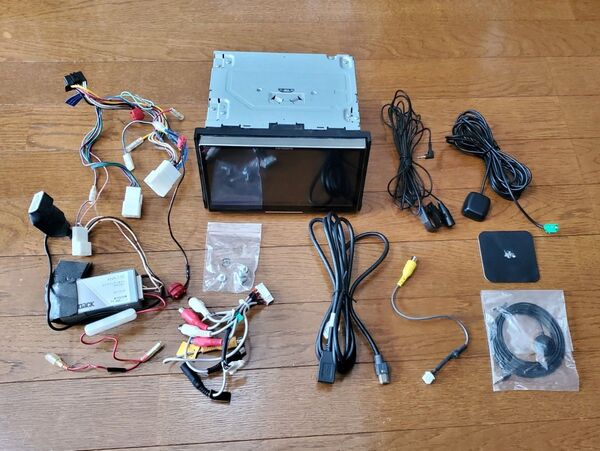 サイバーナビ AVIC-CL910 +電源ケーブル +ステアリングリモコン