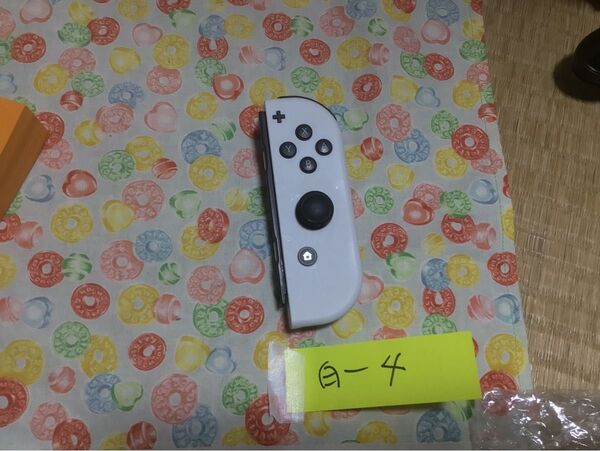 任天堂Switch Joy-Con白4値下げ交渉しません。
