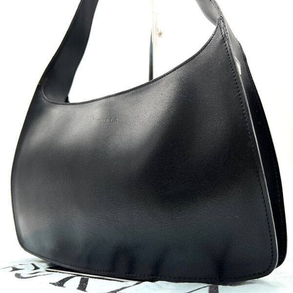FURLA フルラ ワンショルダーバッグ 肩掛け レザー 型押しロゴ ブラック 黒