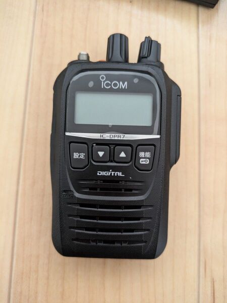モービル機に①ICOM アイコム IC DPR7S plus デジタル簡易無線 純正防水ハンドマイク+シガー電源付き