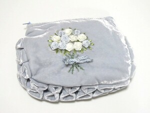 ★新品　未使用　バラの花束　ポーチ　ブルーグレー　ベロア生地★