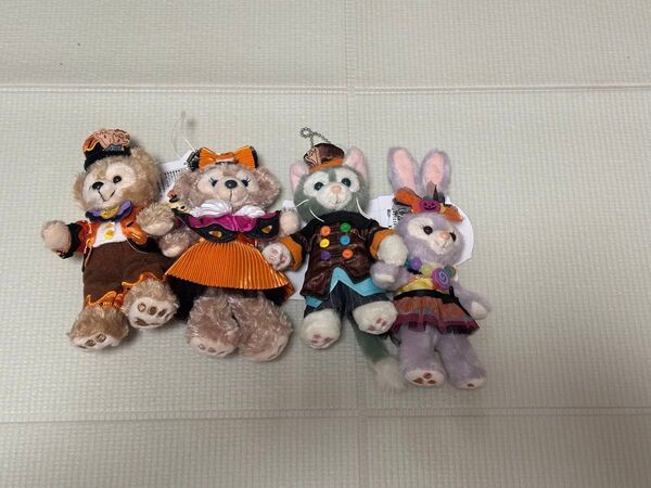 ダッフィー シェリーメイ ジェラトーニ ステラルー ダッフィーアンドフレンズハロウィンパーティーシリーズまとめ売りぬいぐるみバッジ