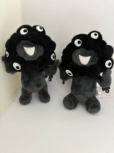 ミャクミャクカラビナ付 大阪万博限定 黒 ブラック ミャクミャクキーホルダー お座り&立ち 2点 新品タグ付き 人気完売商品