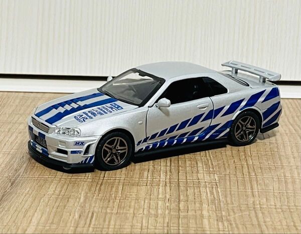 新品 日産 スカイライン GT-R ワイルドスピード ブライアン仕様 R34 1/32 ミニカー LED点灯 サウンド 開閉