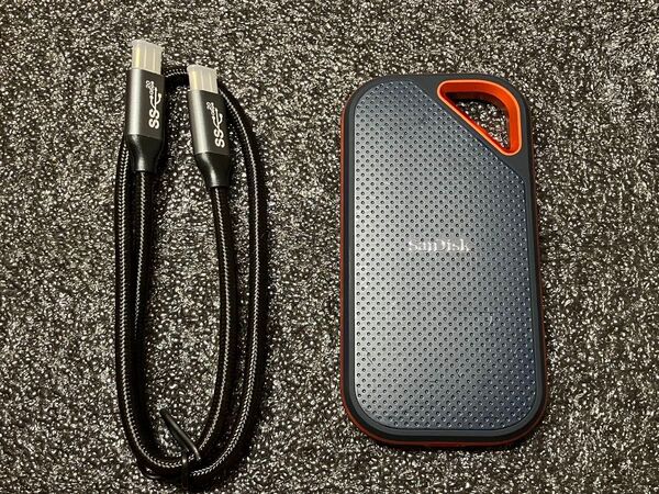 SanDisk Extreme Pro 4TB USB ポータブルSSD SDSSDE81-4T00-J25 Type-C SSD