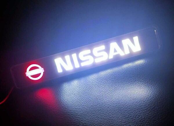 NISSAN 光る LED フロント グリル エンブレム 日産 エクストレイル セレナフェアレディZ GT-R スカイラインリーフ