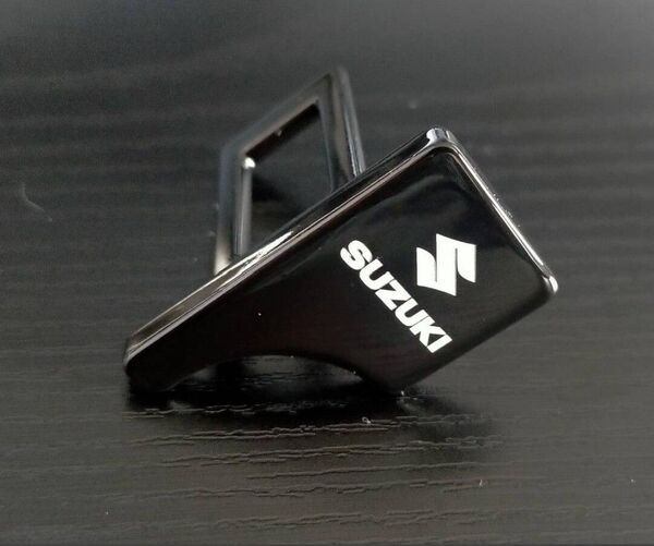 SUZUKIスズキ シートベルト バックル エンブレム ジムニーシエラ ワゴンR スペーシア ハスラー スイフト