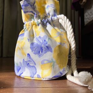 新品未使用 ローラアシュレイ ポーチ 上品 巾着袋