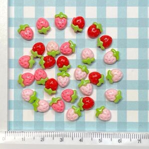 NO.109 ミニサイズ デコパーツ ミニミニいちご 10個(色指定不可)90円