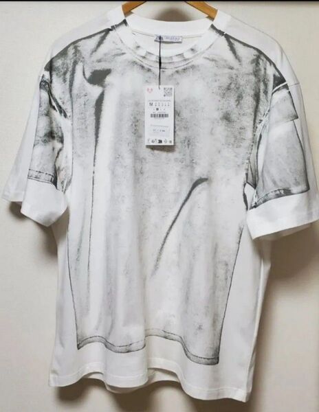 ZARA アブストラクトプリント Tシャツ Mサイズ 2025年