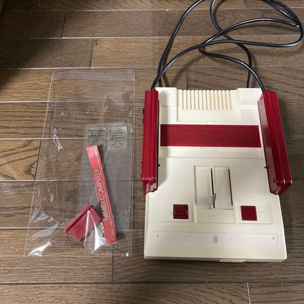 任天堂 ファミリーコンピューター本体 塗装カスタム前の物です 動作品