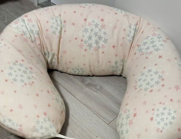 たまひよ 授乳クッション 抱き枕