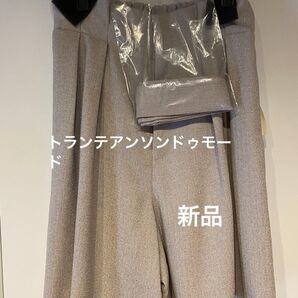 未使用 タグ付き トランテアンソンドゥモード レディース ショートパンツ 光沢 ベルト付き ボトムス
