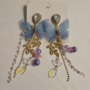 プレゼントにも ゴールド アクセサリー 蝶モチーフ&パープルビーズ ピアス ロングピアス