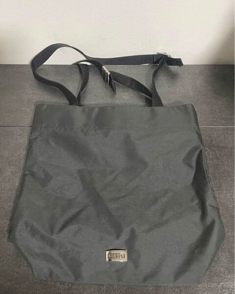 GUESS ゲス ナイロン オールブラック ハンドバッグ 黒ブラック トートバッグ エコバッグ ショルダーバッグ