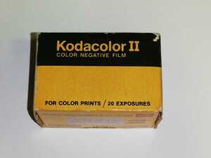 1973 Kodak コダック 期限切れ 35ミリカラーフィルム　使用期限1975年8月　20枚撮り　おなじ頃のコダカラー2 販売促進ツールのマッチ付き