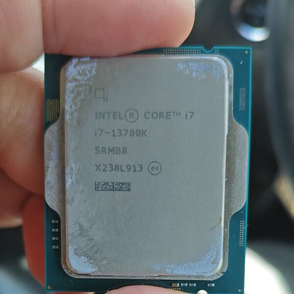 Core Intel i7-13700K 本体のみ