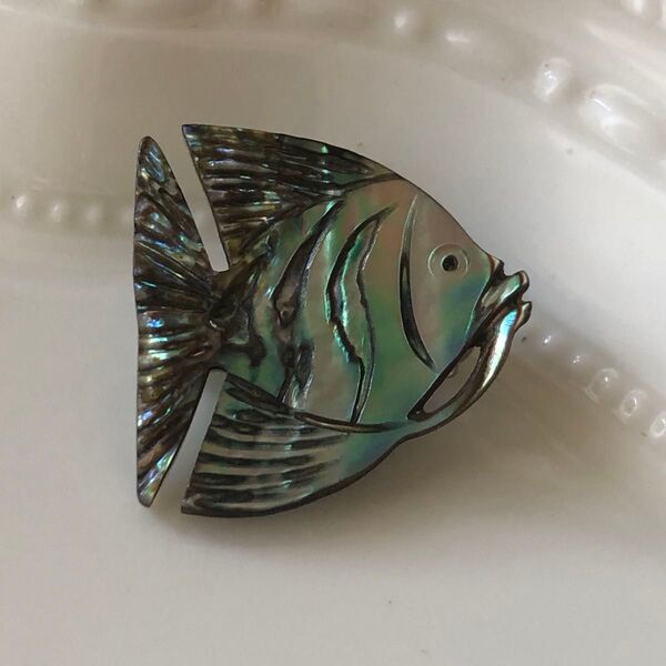 ビンテージ 夜光貝 エンゼルフィッシュ ブローチ シェル 貝殻 魚