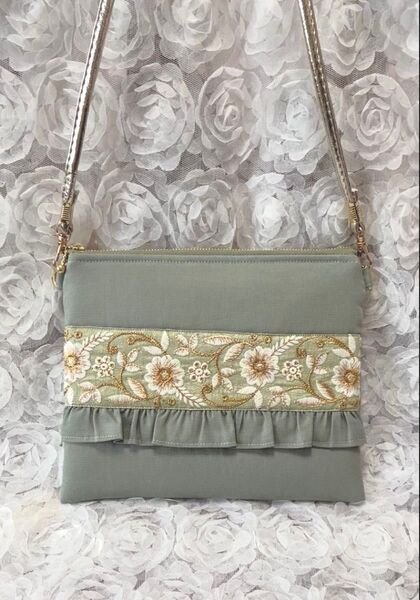 フラットショルダーポーチ☆インド刺繍リボン☆花柄グリーン&フリル☆両Dカン付き☆内外撥水加工生地☆☆ハンドメイド