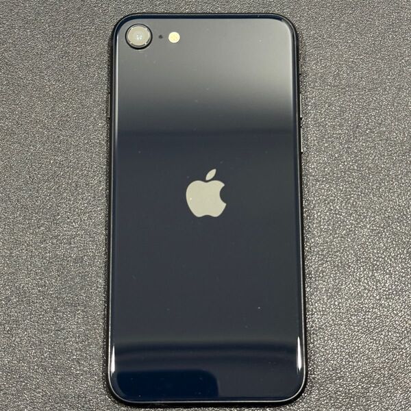 未使用品 iPhone SE 第3世代 64GB ブラック 米国版